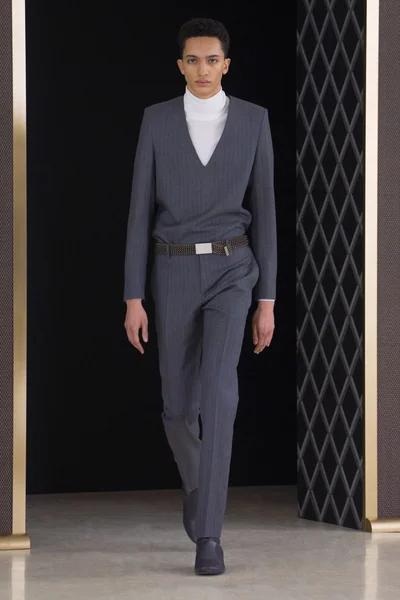 Look 3